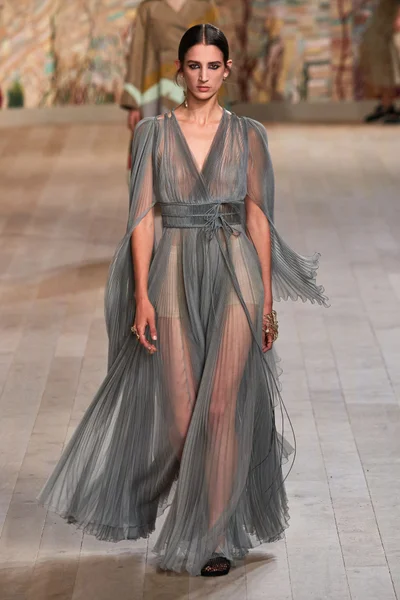 Look 34